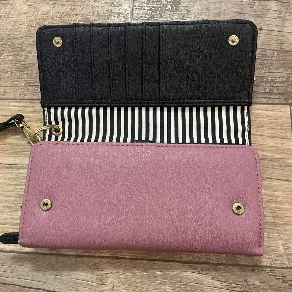 Luv Betsey by Betsey Johnson Quilted Wristlet Wallet Pink Lilac Black‎ Stripe